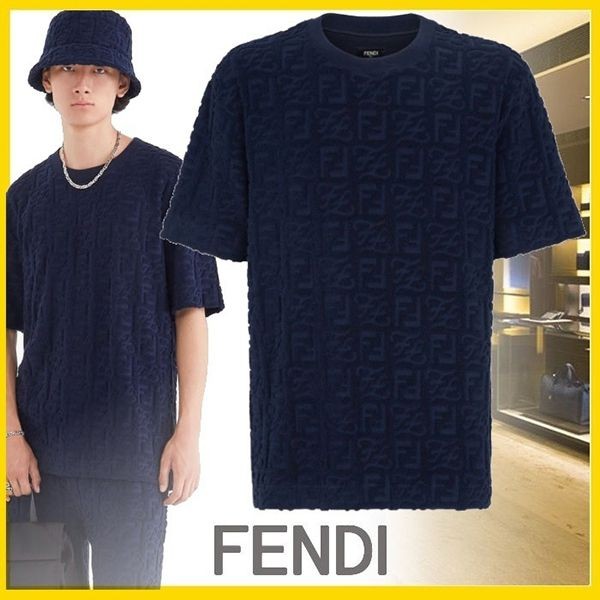 フェンディ Tシャツ 偽物 ブルーコットン FFパターン FFカーリグラフィ FY0936A9RKF0QG3